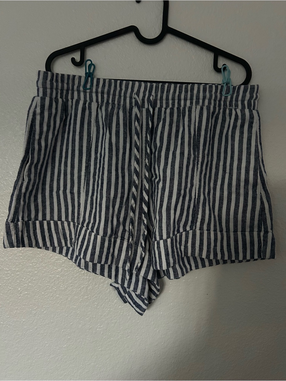 Universal Thread Navy and White Striped Pull-On Shorts: Medium